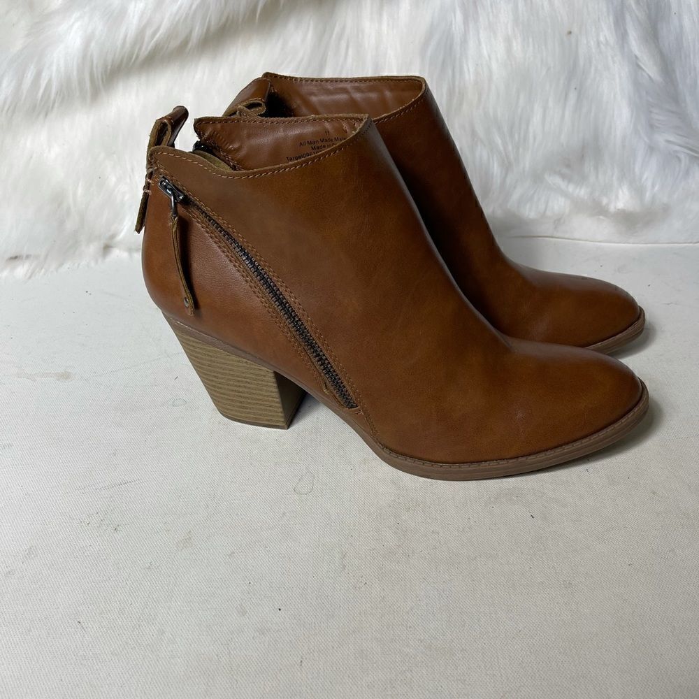 NWT dV Jameson cognac ankle boots slip on with side zipper SZ11